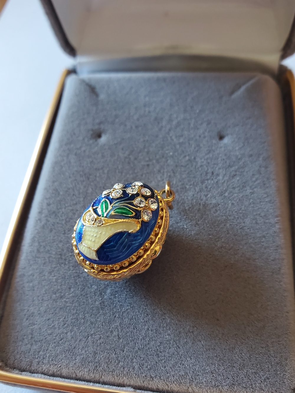 Faberge Style Egg Locket w/charm Inside - Picture 4 of 8